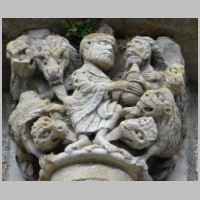Abbaye de Saint-Papoul, photo MOSSOT, Wikipedia, Daniel dans la fosse aux lions.jpg